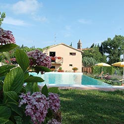 Hotel con piscina en San Gimignano
